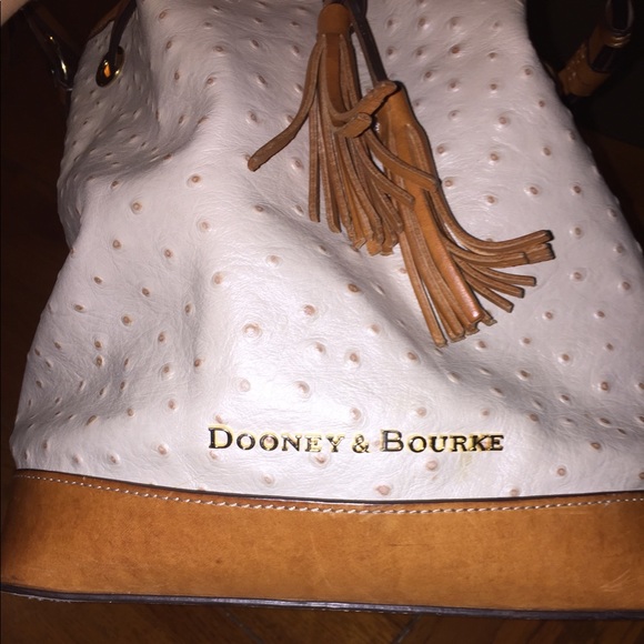 Dooney and Bourke-Bucket - Picture 3 of 8